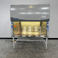 Labconco Purifier Logic + 4' Biosafety Cabinet image 0